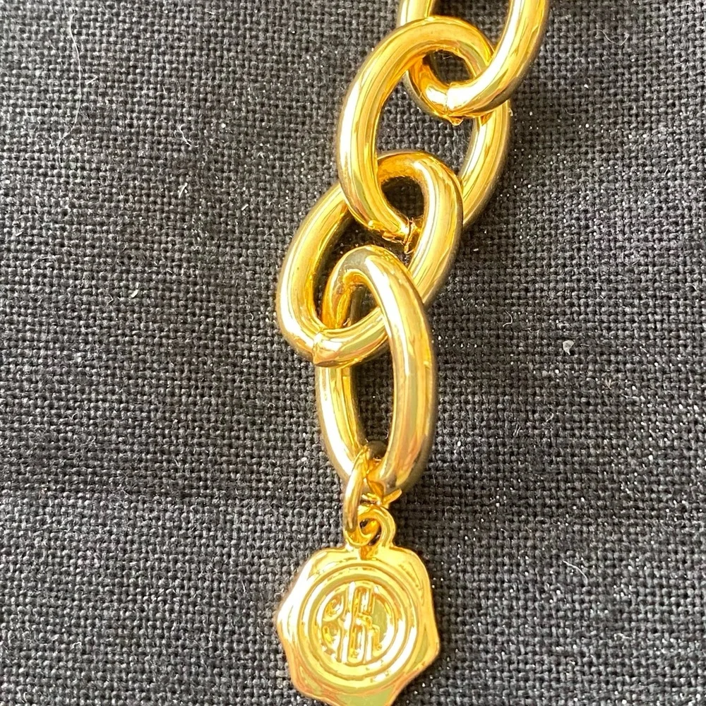 Gorgeous gold tone large link necklace - Picture 6 of 6